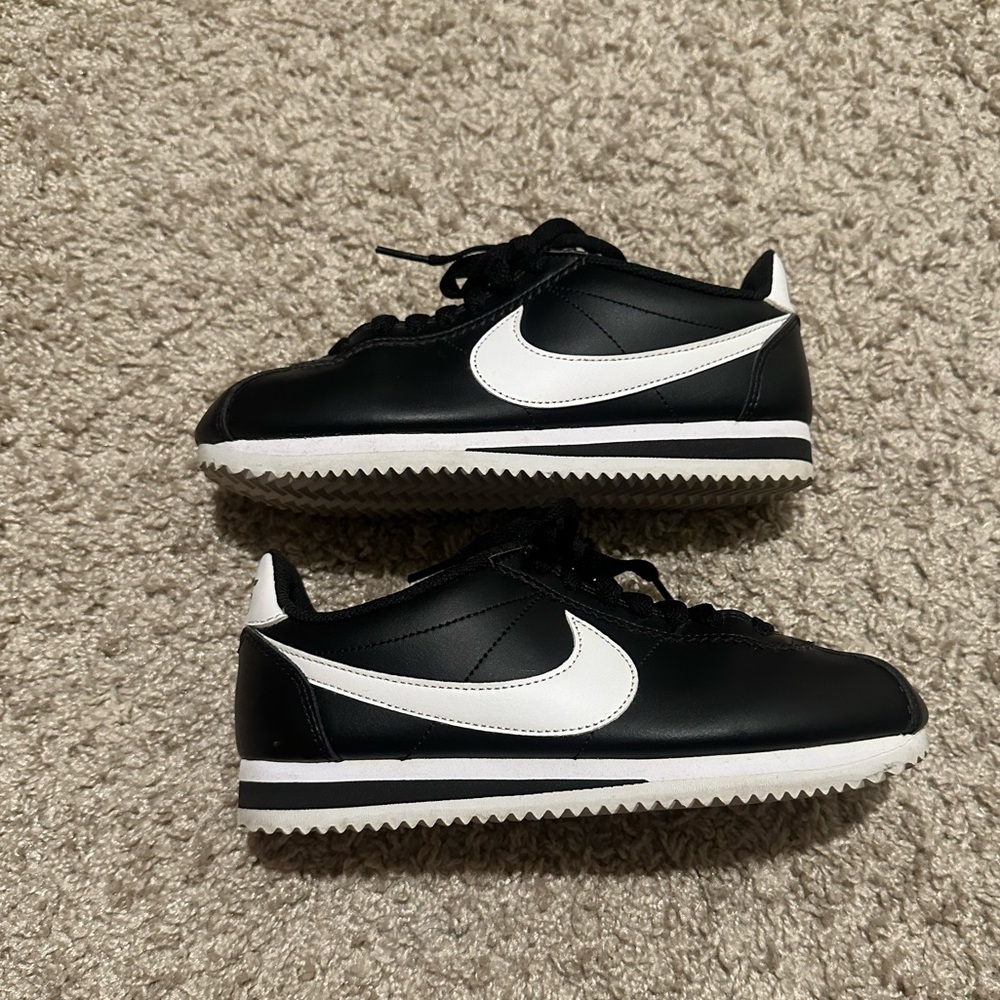 Nike Cortez black and white